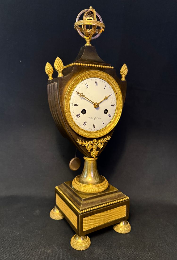Empire Vase Clock in Bronze with patina & gilding (Urn or Escutcheon)