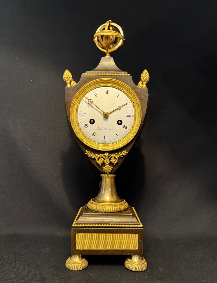Empire Vase Clock in Bronze with patina & gilding (Urn or Escutcheon)