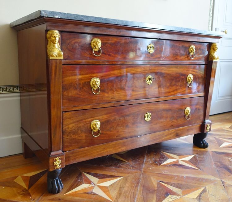 Consulat period mahogany chest of drawers, gilt bronze with mercury, cloverleaf lock & Turquin blue marble