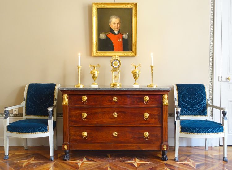 Consulat period mahogany chest of drawers, gilt bronze with mercury, cloverleaf lock & Turquin blue marble