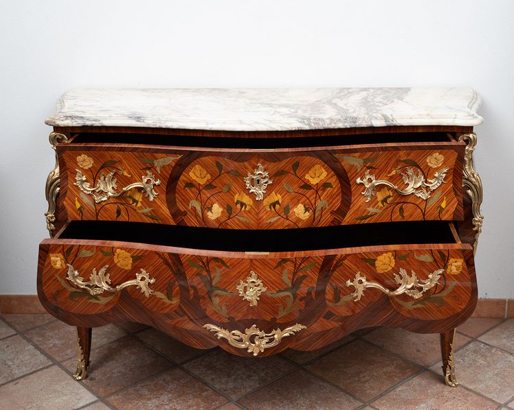 Antico cassettone francese Napoleone III, XIX secolo.