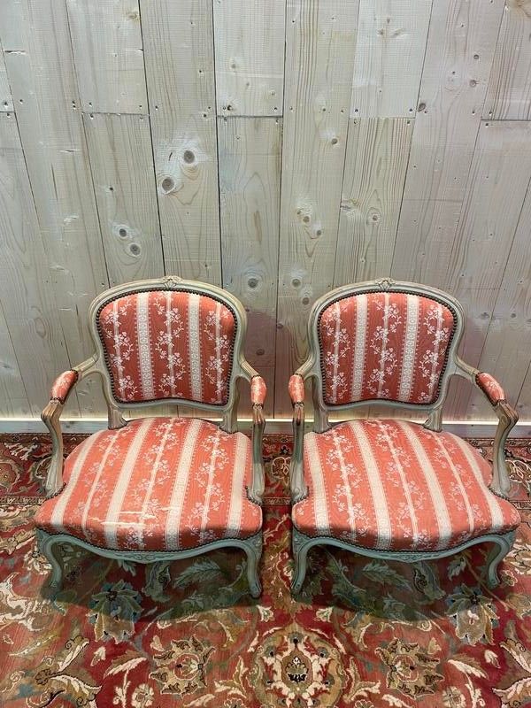 Paire de fauteuils cabriolets style Louis XV