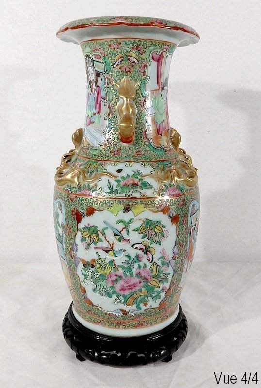  Vaso in porcellana Canton su base in legno, Cina - XIX secolo
