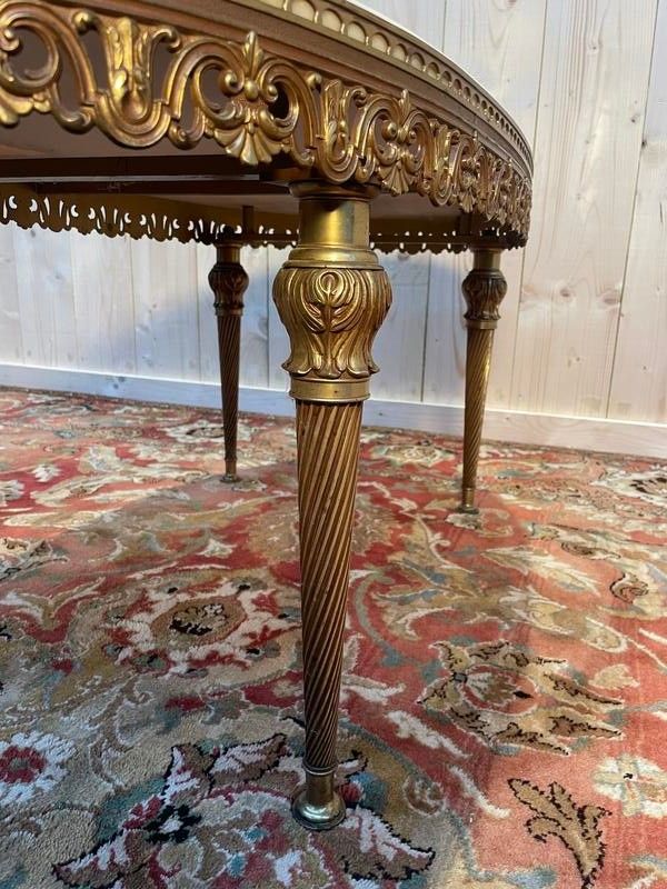 Table basse ovale de style Louis  XVI 