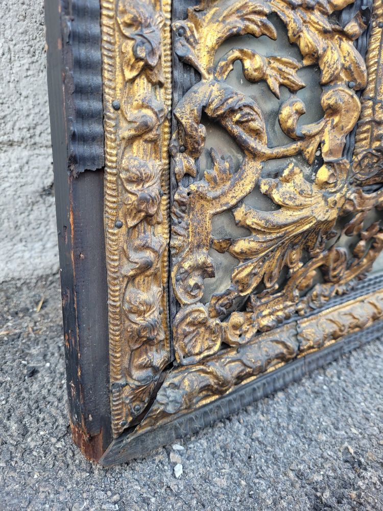 Grande specchio in stile Luigi XIV con paretine, 136 x 86 cm, XIX secolo