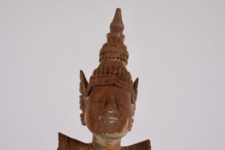 Scultura in legno di un Nat birmano