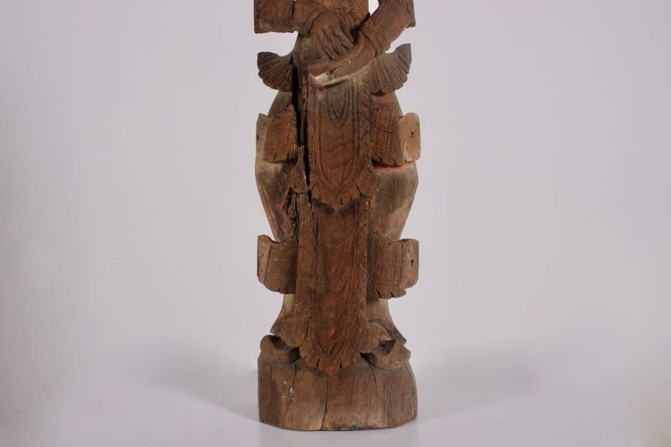 Scultura in legno di un Nat birmano
