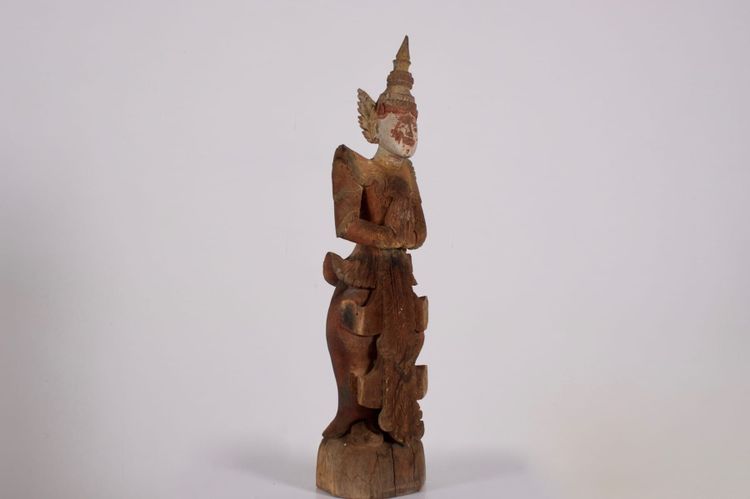Scultura in legno di un Nat birmano