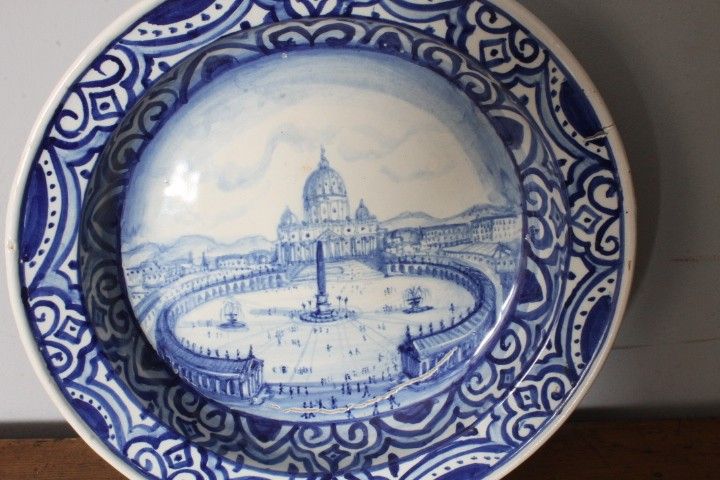 Antike große maiolica Platte 1915 Darstellung von Rom - Petersplatz. Maßnahme 45 Signiert und datiert auf