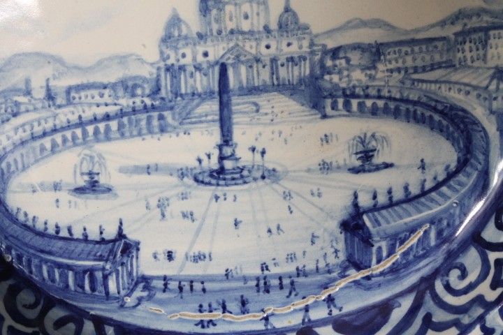 Antike große maiolica Platte 1915 Darstellung von Rom - Petersplatz. Maßnahme 45 Signiert und datiert auf