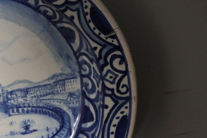 Antike große maiolica Platte 1915 Darstellung von Rom - Petersplatz. Maßnahme 45 Signiert und datiert auf