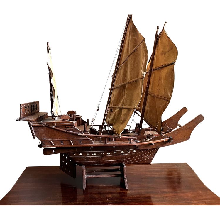 Maquette de jonque chinoise fin XIXème-début XXème siècle.