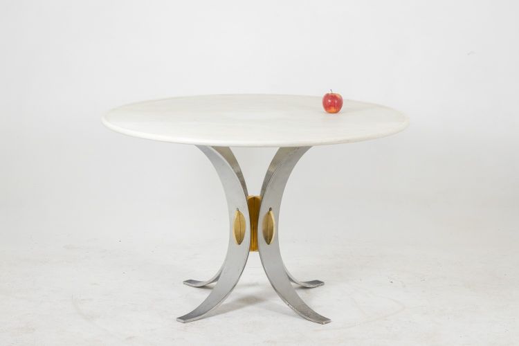 Table in white marble and chromed and gilded metal. Circa 1970.  LS60812009H