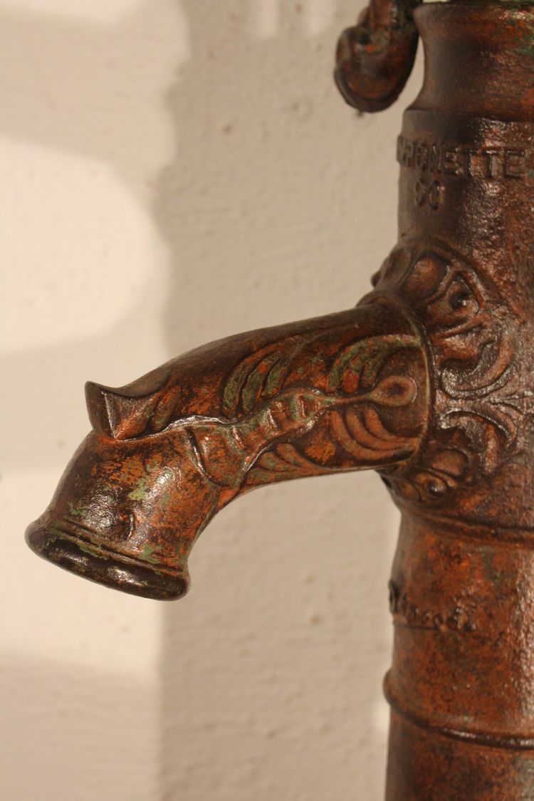 Cast-iron pump