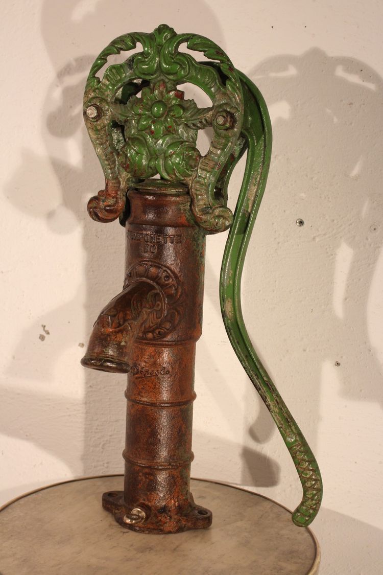Cast-iron pump
