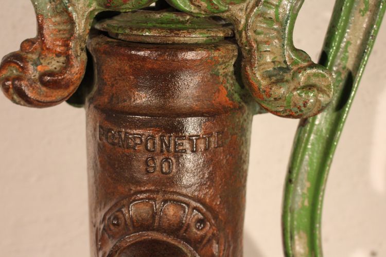 Cast-iron pump