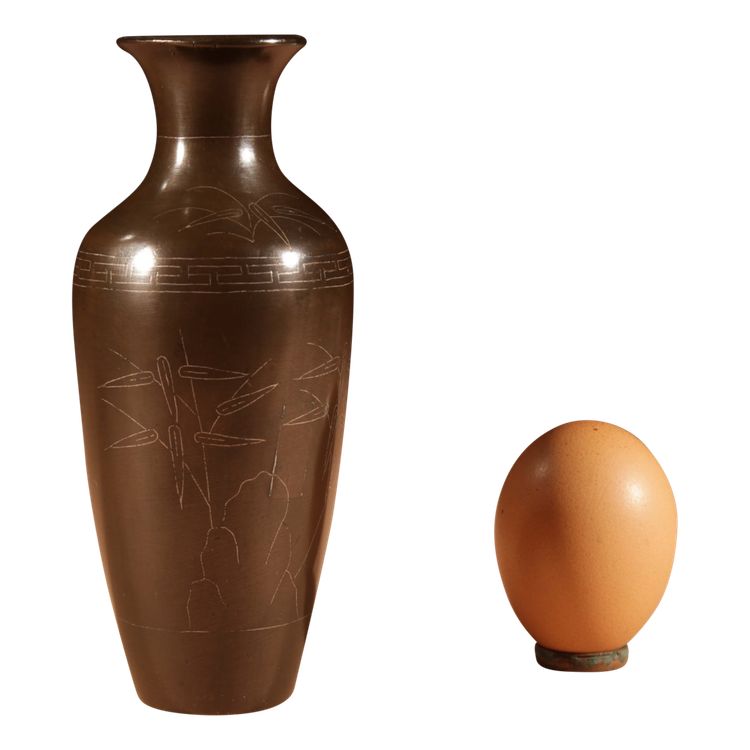 A small Japanese bronze vase Meiji period 1868-1912