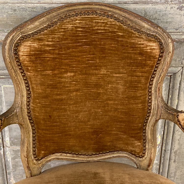 Louis XV cabriolet seat