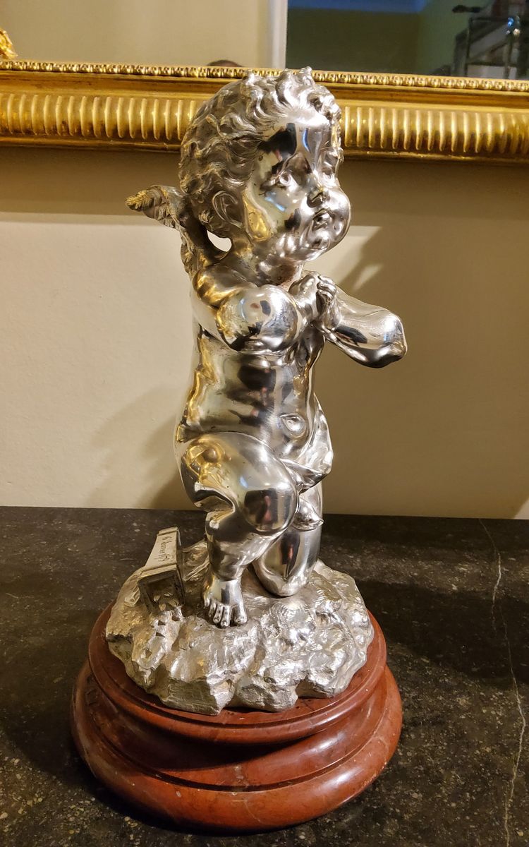 Scultura in bronzo argentato "Cupido" di Louis Kley, XIX secolo Base in marmo
