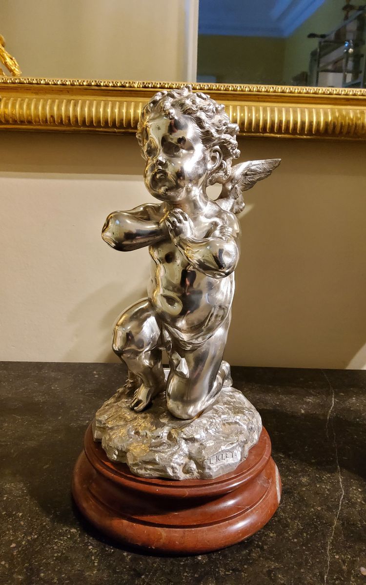Scultura in bronzo argentato "Cupido" di Louis Kley, XIX secolo Base in marmo
