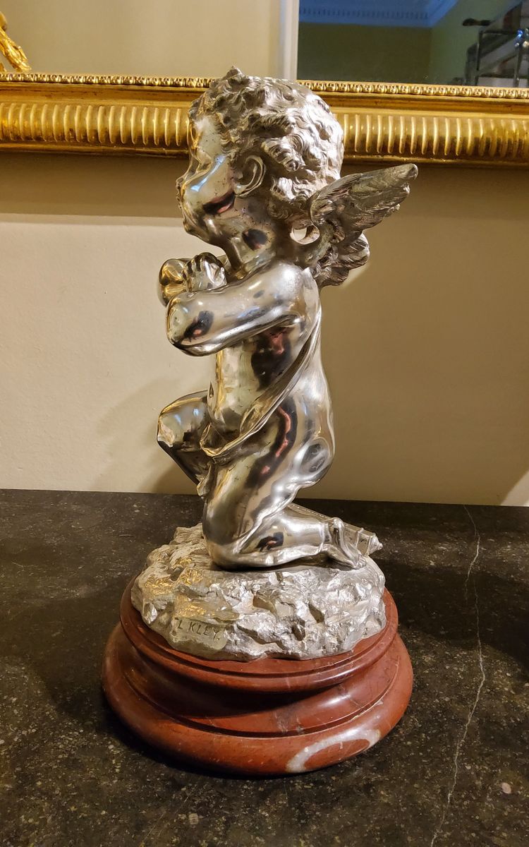 Scultura in bronzo argentato "Cupido" di Louis Kley, XIX secolo Base in marmo