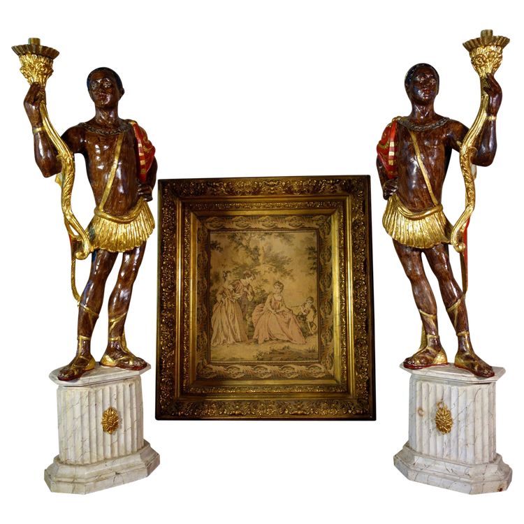 Paire de porte-torchères en bois polychrome