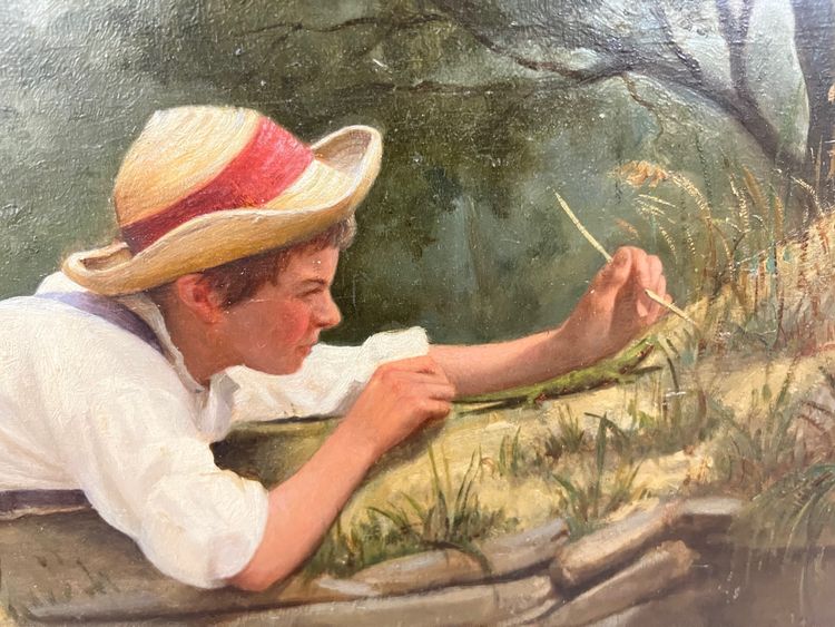 Gemälde Ecole Française signiert A MORIN Genreszene Kind jagt Insekten mit einer Eidechse
