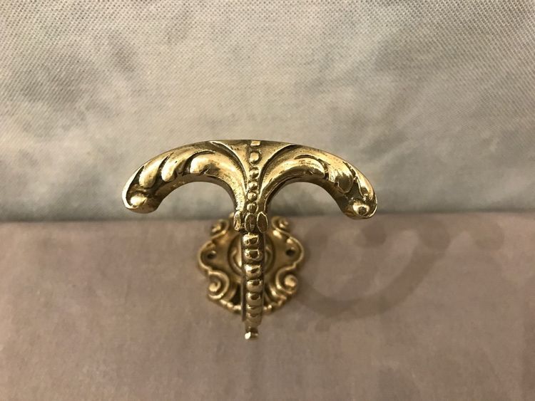 Appendiabiti in bronzo del XIX secolo in stile Luigi XVI