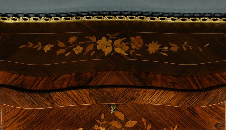 Piccola scrivania da donna in palissandro, stile Luigi XV - seconda metà del XIX secolo