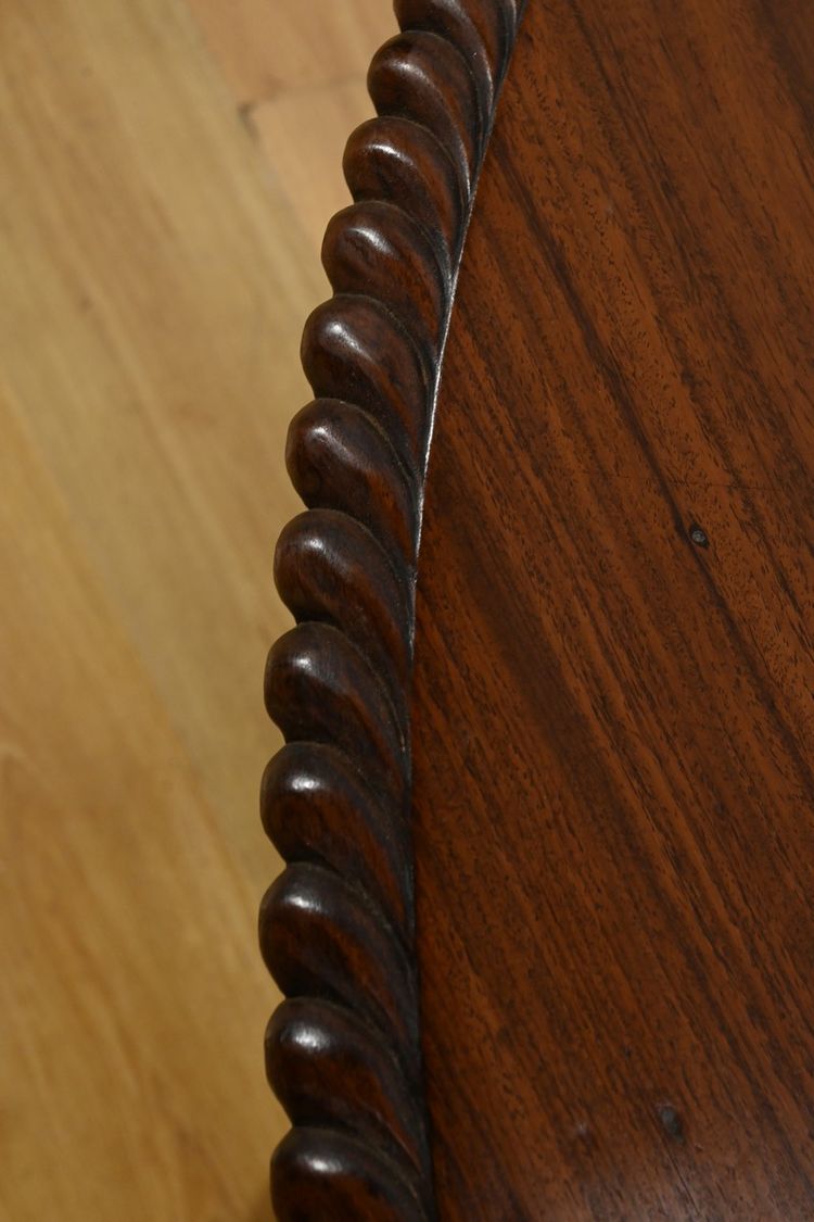 Table Guéridon en Palissandre, époque Napoléon III – Milieu XIXe