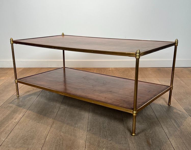 Importante Table Basse De Style Néoclassique En Laiton à Deux Plateaux De Cuir.