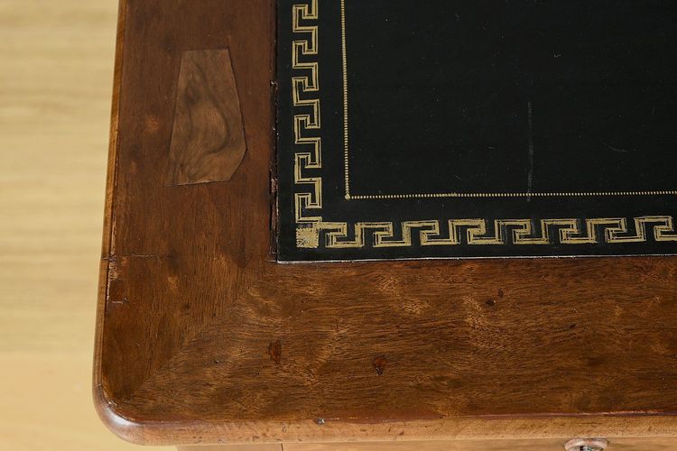 Scrivania con piedistallo in mogano screziato - Fine XIX secolo