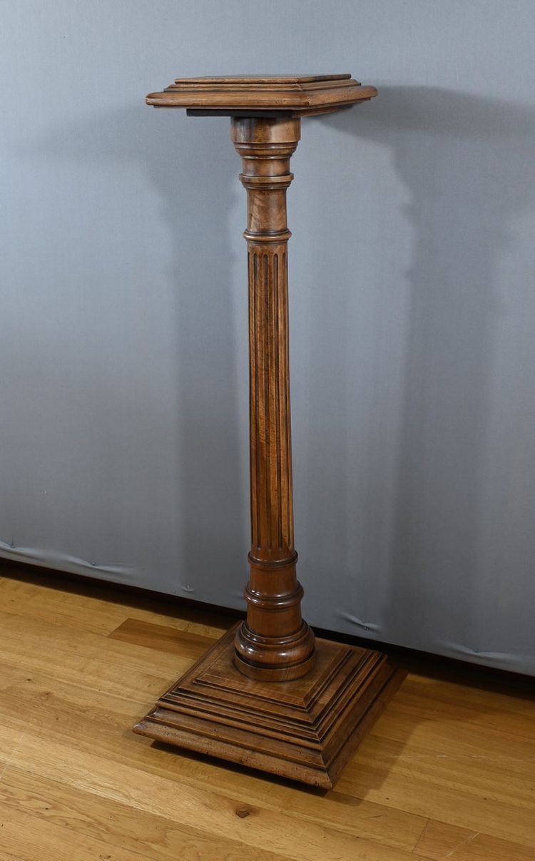 Colonne en Noyer, style Louis XVI – 1920