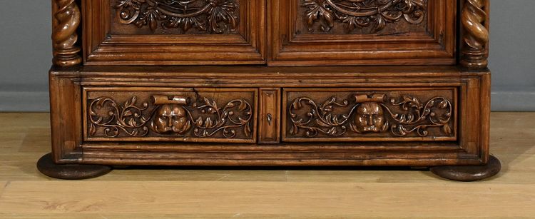 Oratorio in noce massiccio, stile neogotico rinascimentale - Metà del XIX secolo