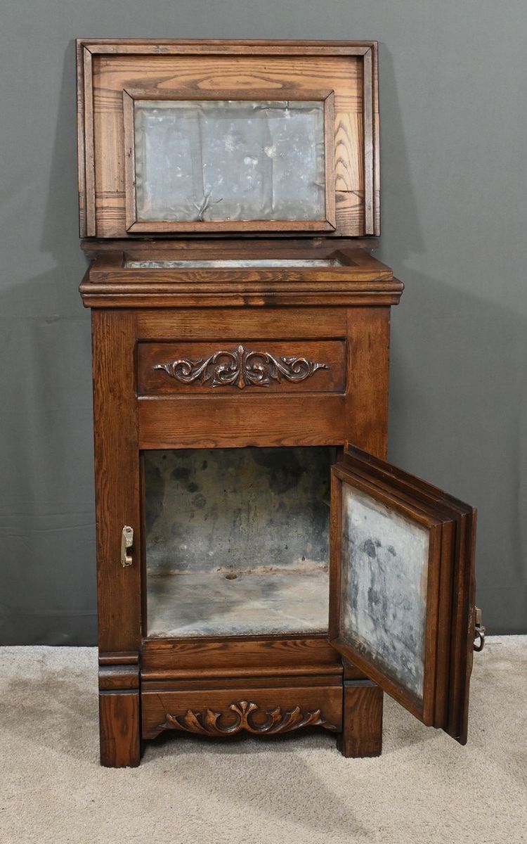 Piccolo refrigeratore in quercia - Inizio XX secolo