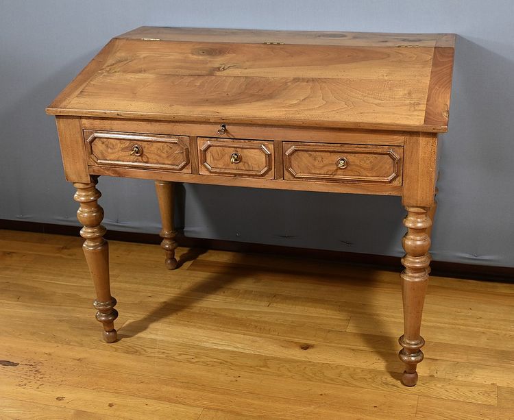 Solid Walnut Sloping Desk, Louis-Philippe Style – Part 2 of the 19th Century