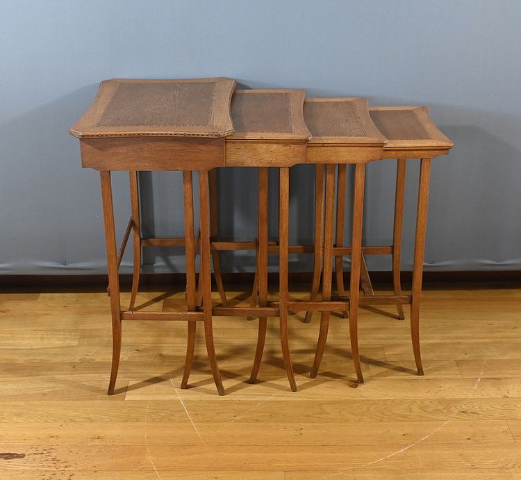 Tables Gigognes en Chêne – 1930