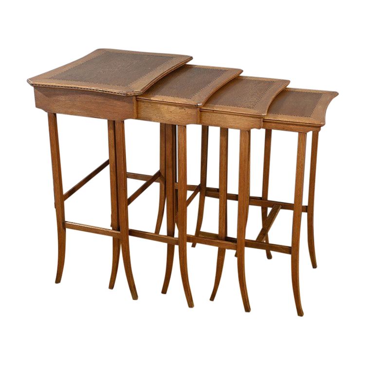 Tables Gigognes en Chêne – 1930
