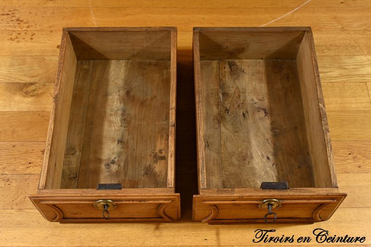Piccolo comò in frassino, transizione Luigi XIV/Luigi XV – Fine del XVIII secolo
