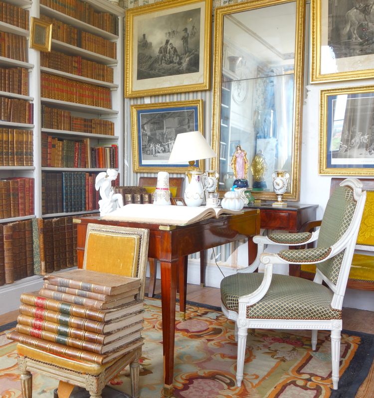Fauteuil de bureau d'époque Louis XVI recouvert de crin de cheval attribué à Claude Séné