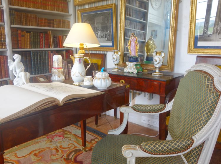 Fauteuil de bureau d'époque Louis XVI recouvert de crin de cheval attribué à Claude Séné