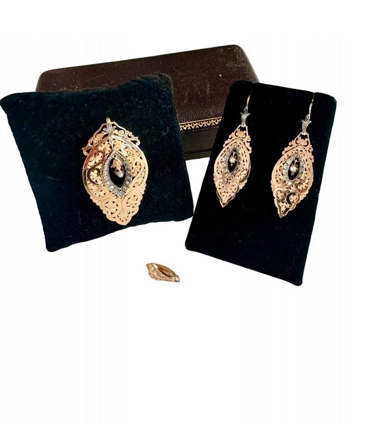 Parure En Or, Diamants Et Perles Fines