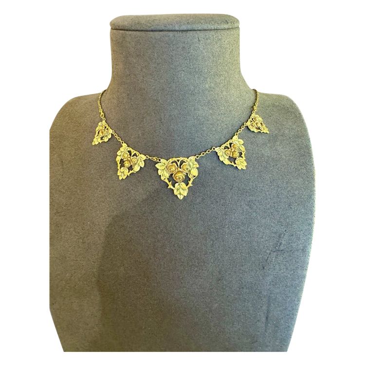 Jugendstil-Halskette aus farbigem Gold