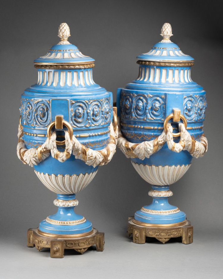 Paire de potiches en porcelaine, XIXe siècle 
