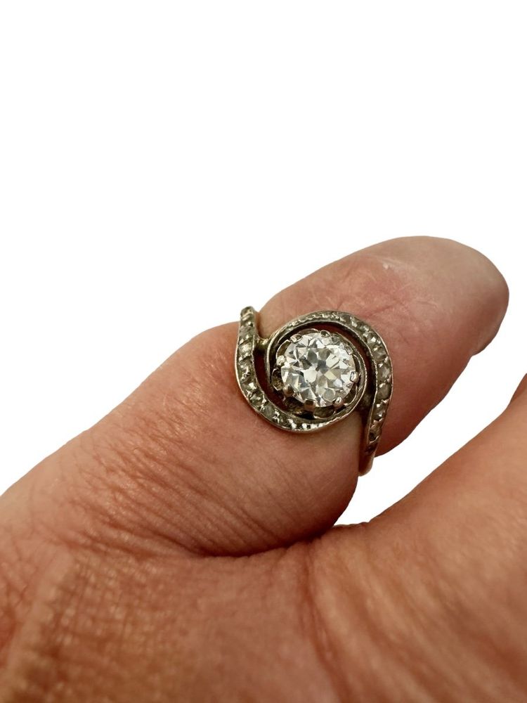 Bague art Nouveau Tourbillon En Or, Platine Et Diamant 