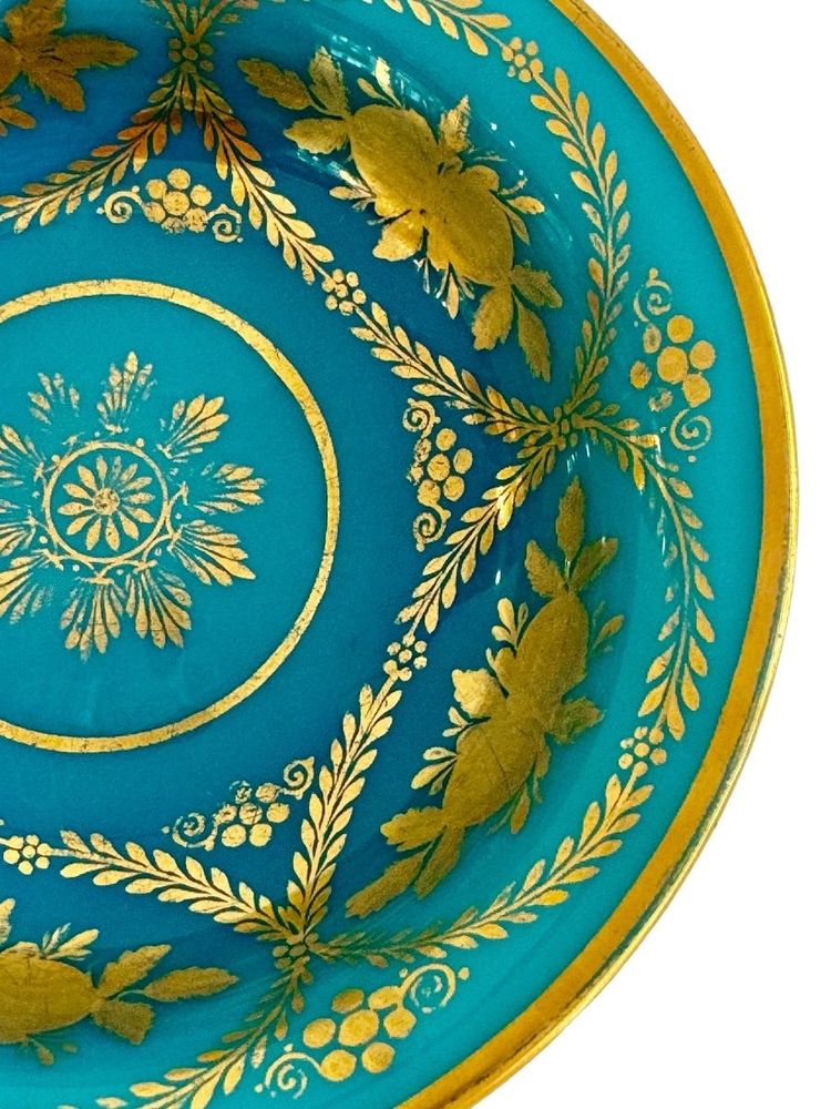Le Creusot : Coupe En Opaline Turquoise