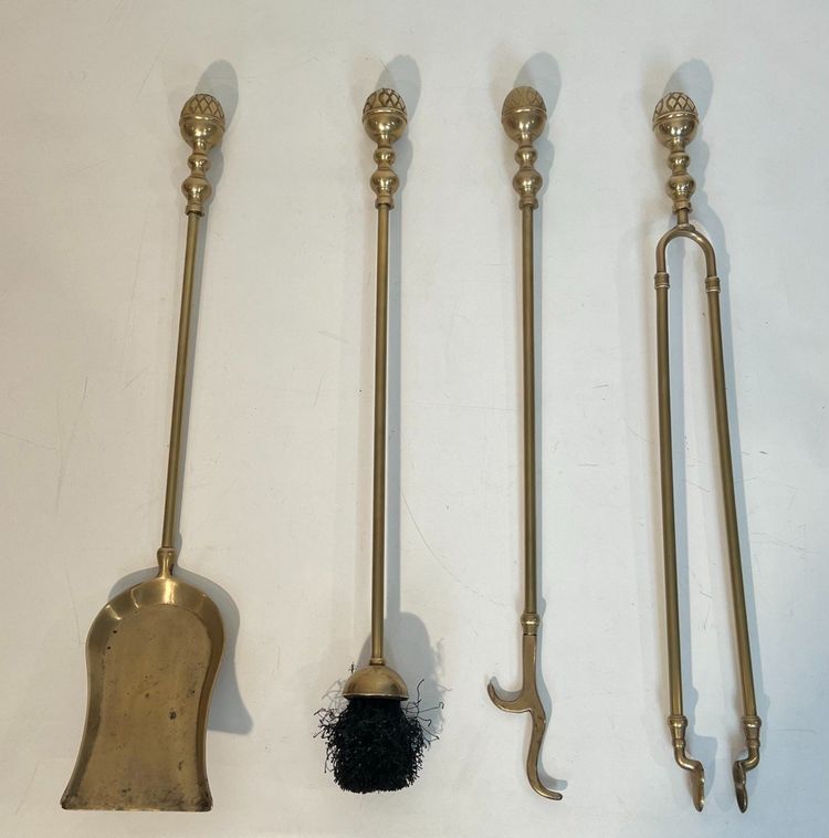 Nécessaire De Feu En Laiton De Style Néoclassique Aux Pommes De Pin. French work