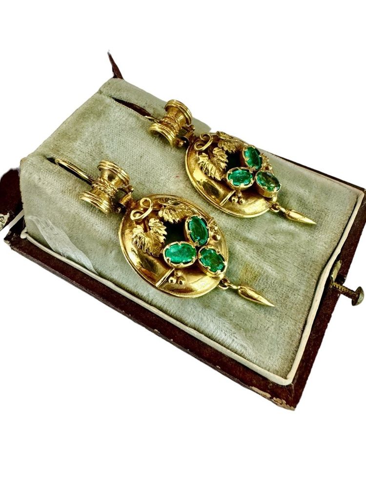 Paire De Pendants d'Oreilles En Or Et émeraudes Napoléon III