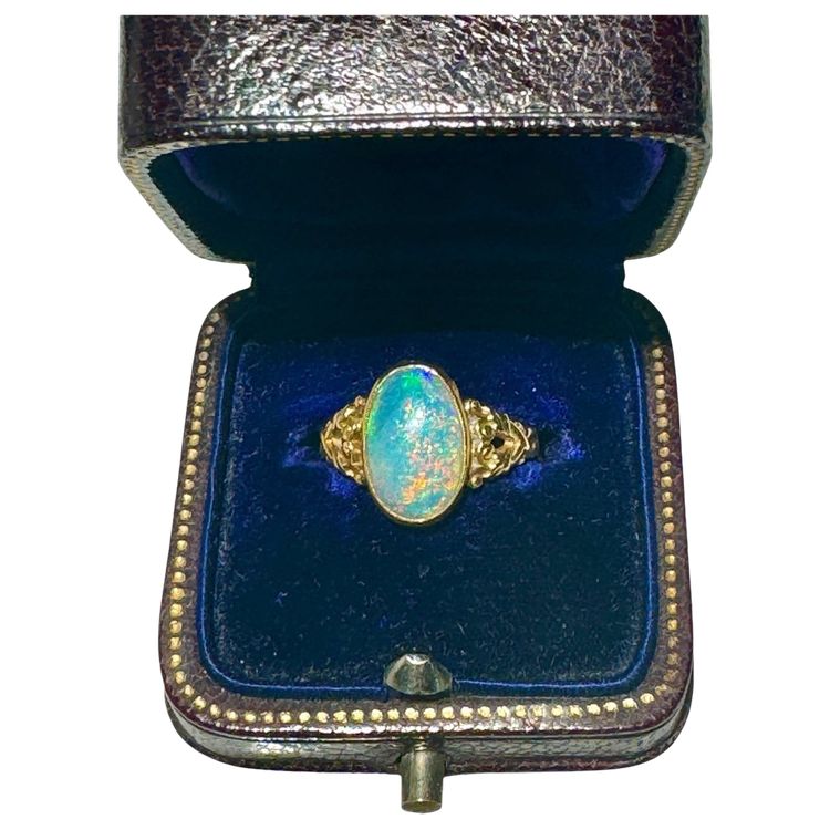 Bague Art nouveau Ornée d'Une Opale