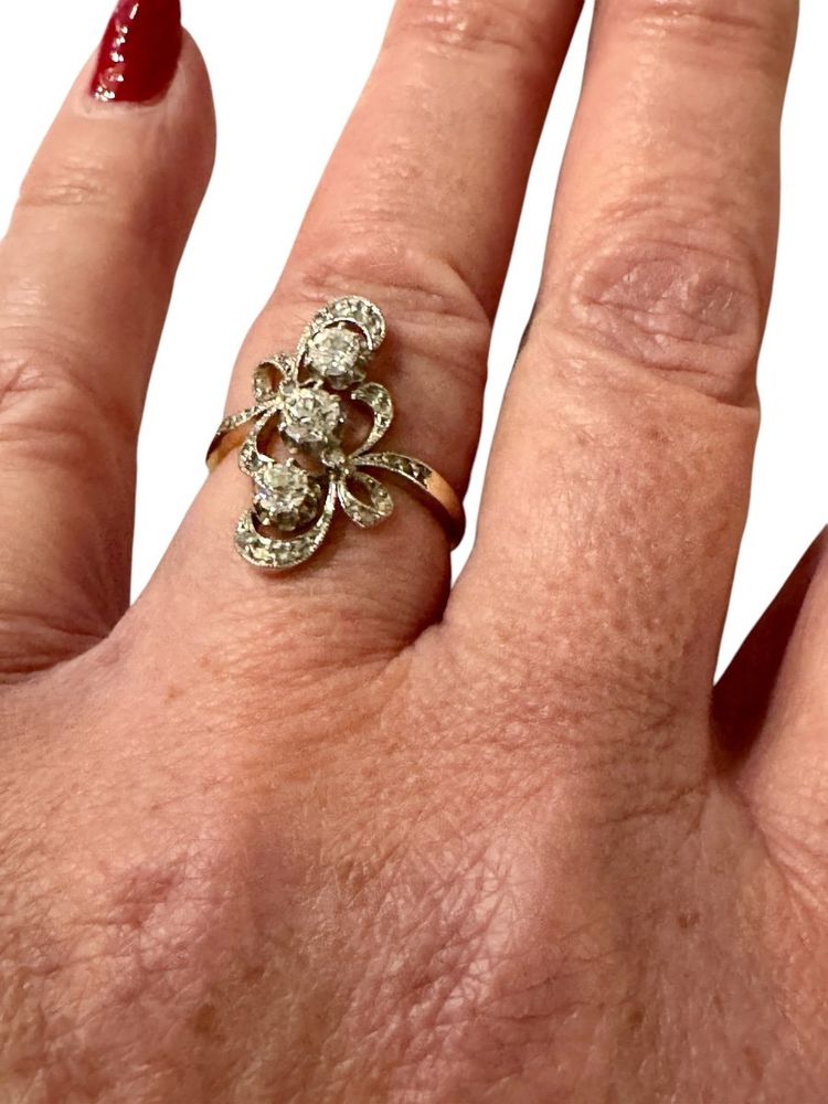Anello "Belle Epoque" in oro e diamanti